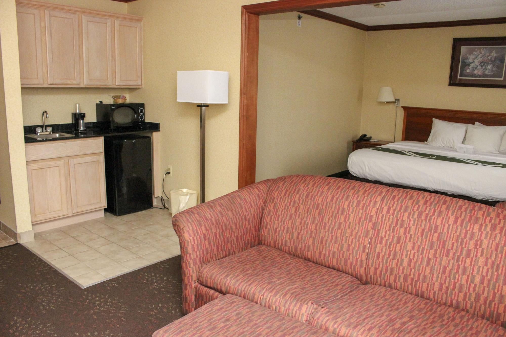 Quality Inn & Suites Detroit Metro Airport Romulus Dış mekan fotoğraf