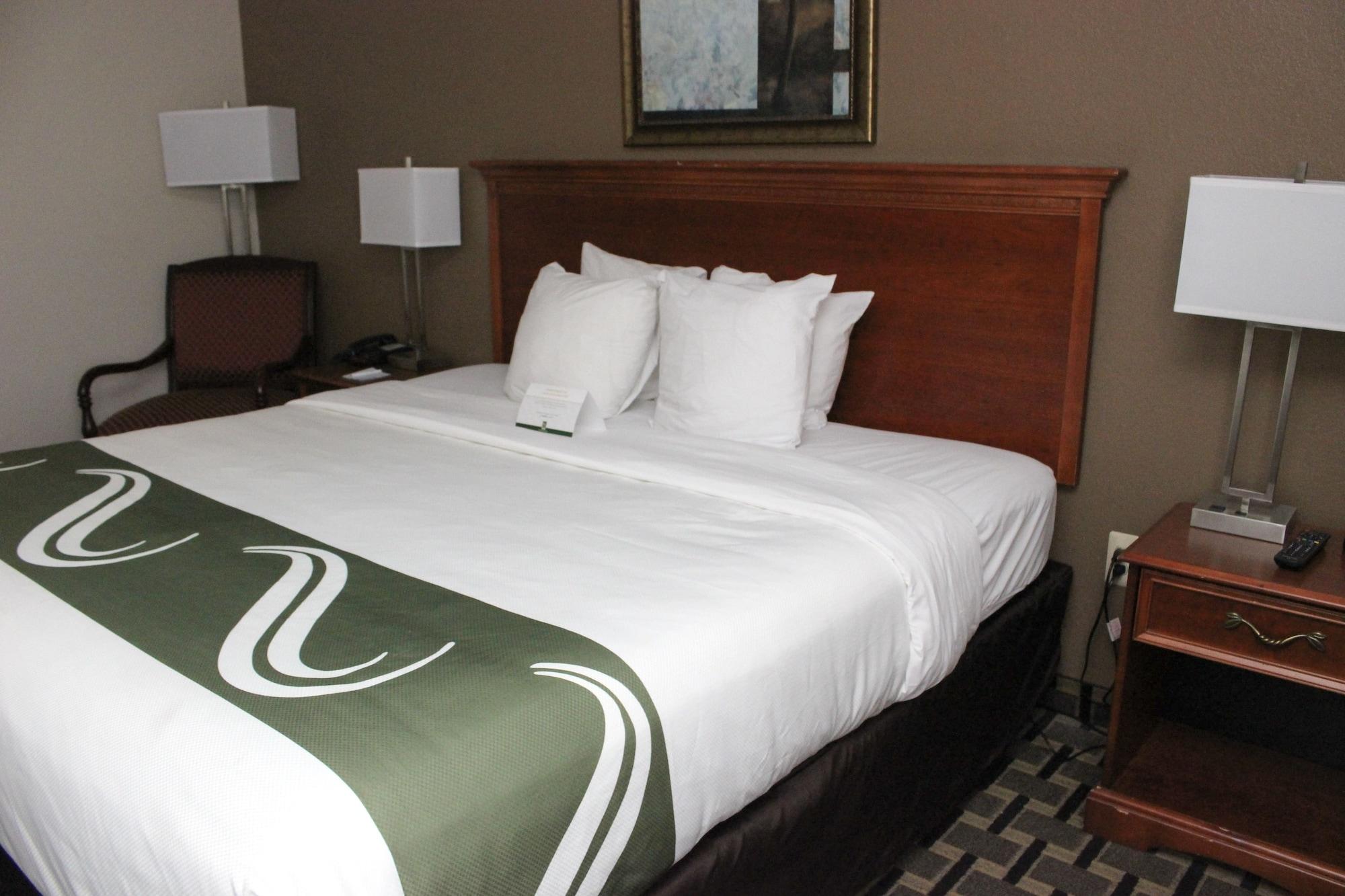 Quality Inn & Suites Detroit Metro Airport Romulus Dış mekan fotoğraf