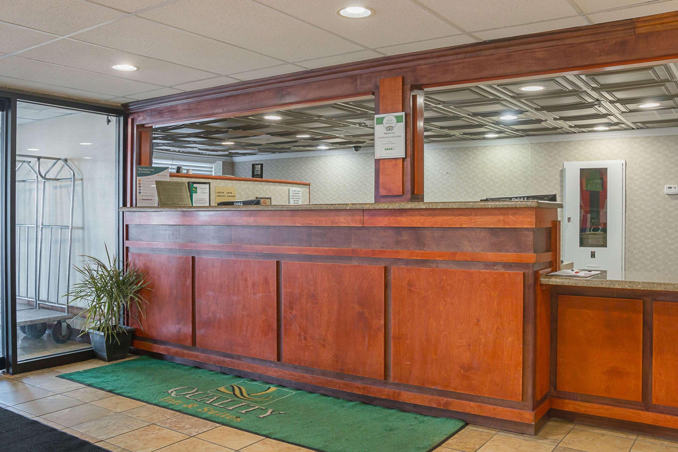 Quality Inn & Suites Detroit Metro Airport Romulus Dış mekan fotoğraf
