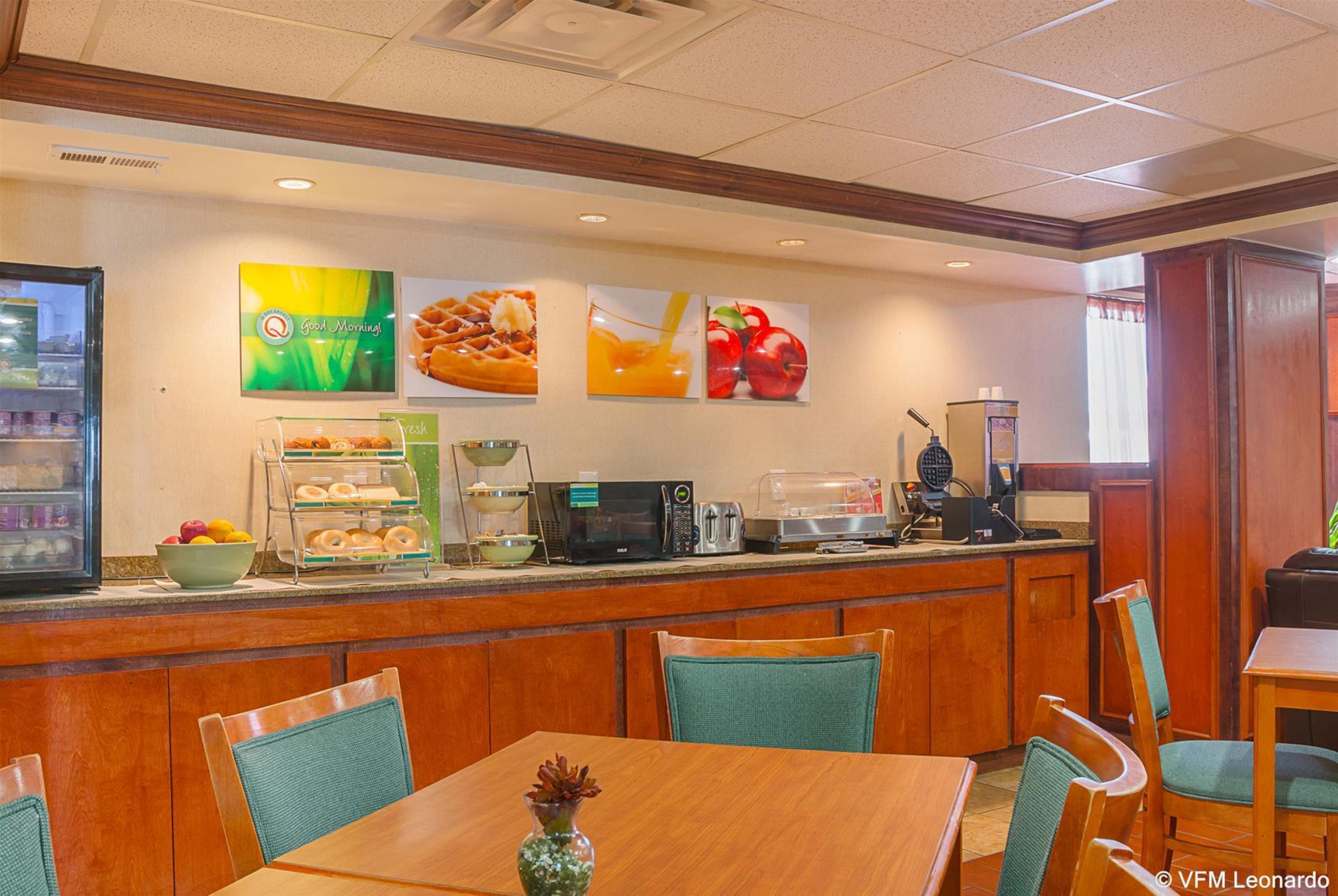 Quality Inn & Suites Detroit Metro Airport Romulus Dış mekan fotoğraf