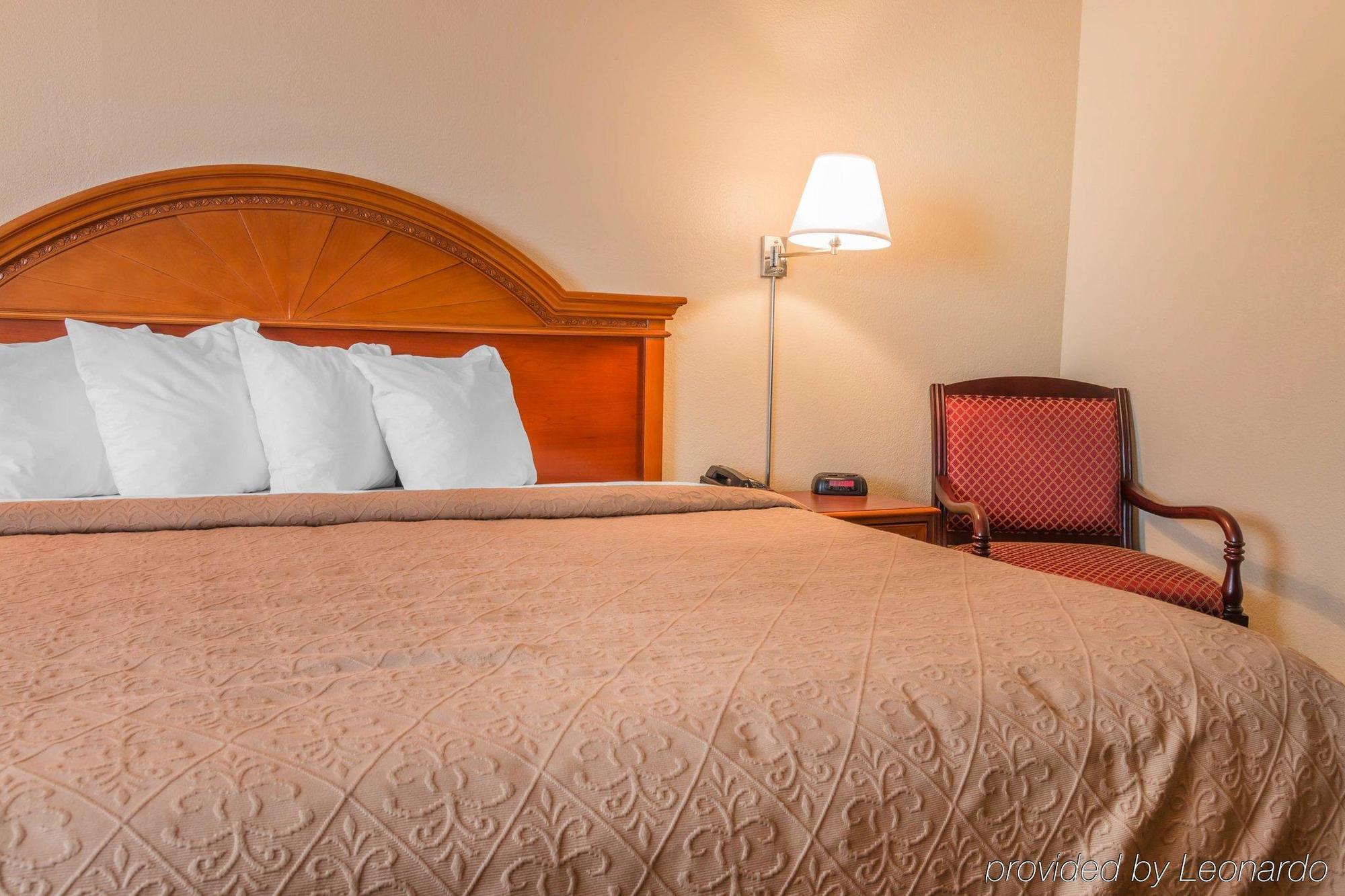 Quality Inn & Suites Detroit Metro Airport Romulus Dış mekan fotoğraf