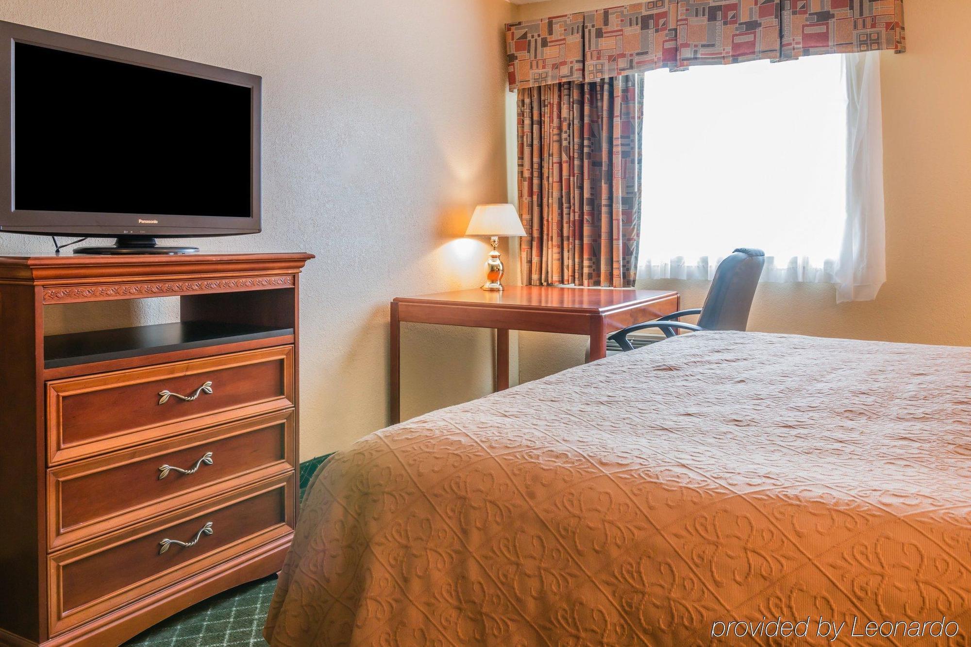 Quality Inn & Suites Detroit Metro Airport Romulus Dış mekan fotoğraf