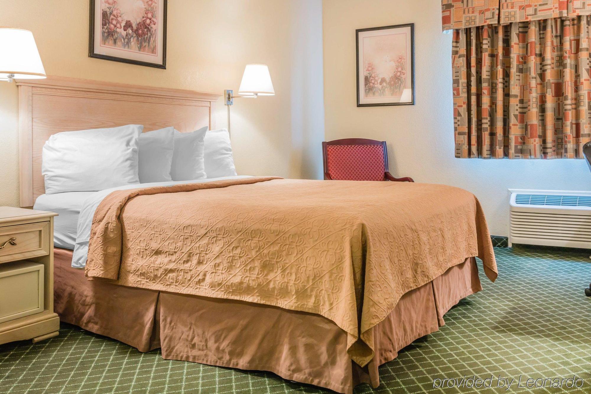 Quality Inn & Suites Detroit Metro Airport Romulus Dış mekan fotoğraf