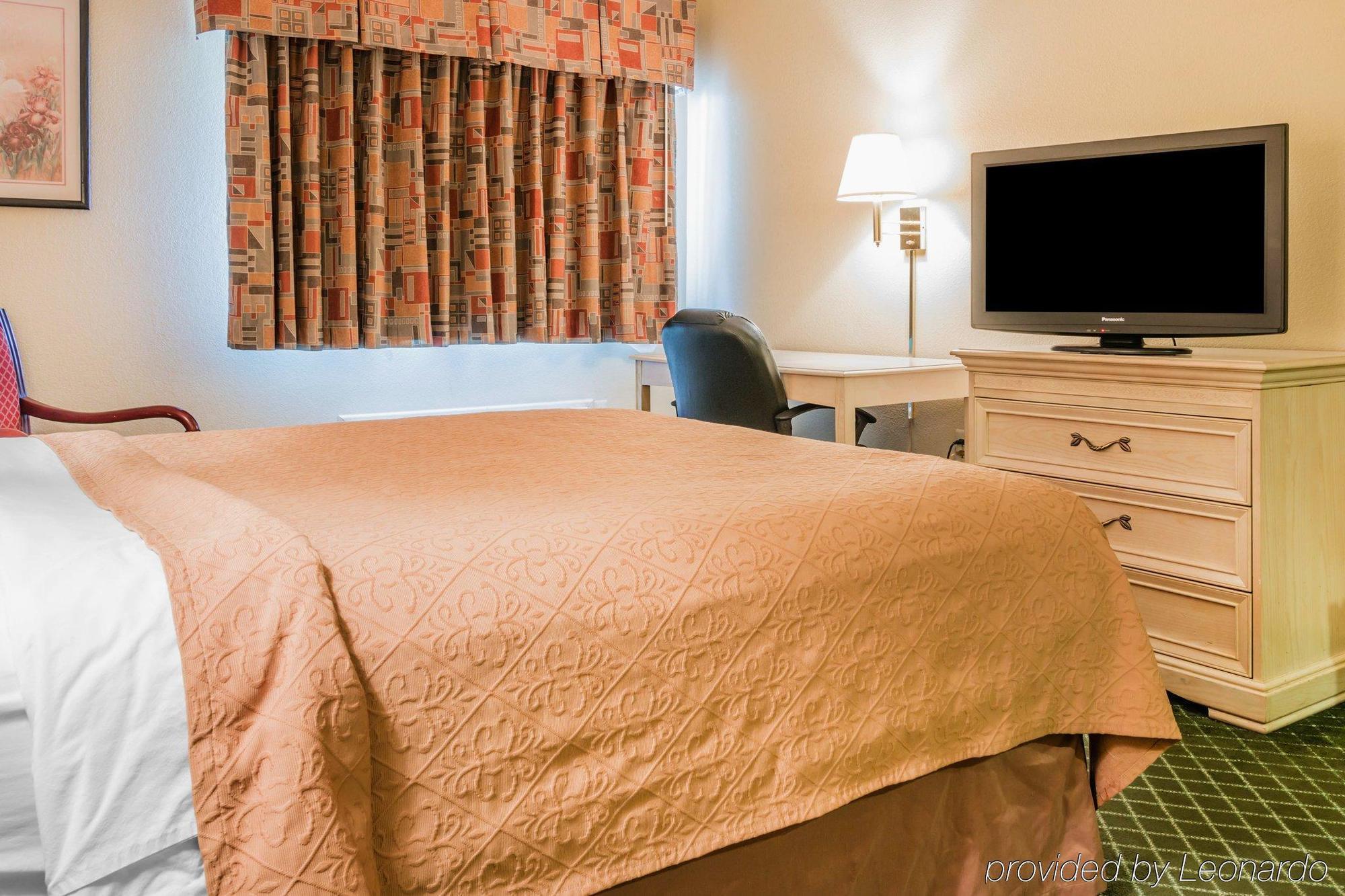 Quality Inn & Suites Detroit Metro Airport Romulus Dış mekan fotoğraf