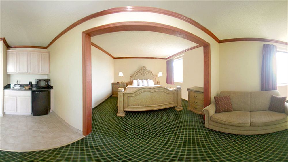Quality Inn & Suites Detroit Metro Airport Romulus Dış mekan fotoğraf