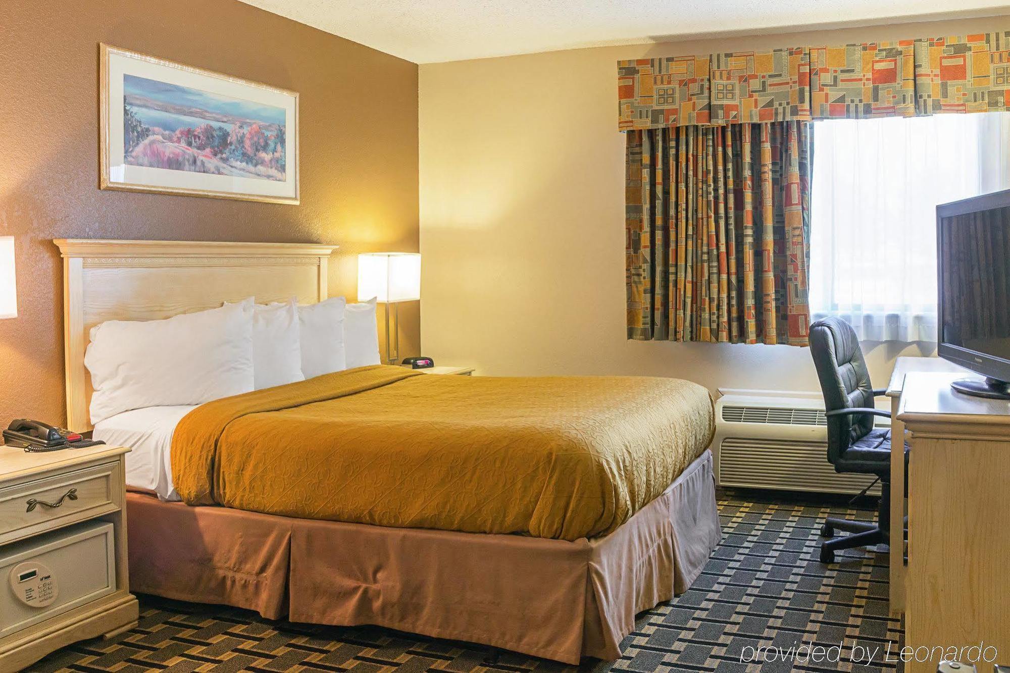 Quality Inn & Suites Detroit Metro Airport Romulus Dış mekan fotoğraf
